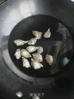 Make Flower clams and eggs step 1