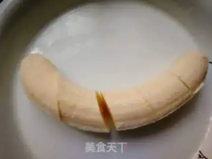 Make Banana shake step 1