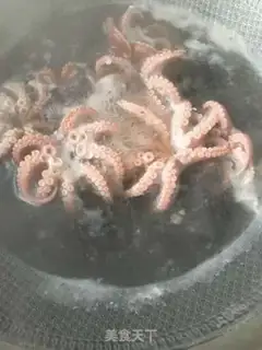 Make Cream pepper with octopus step 1