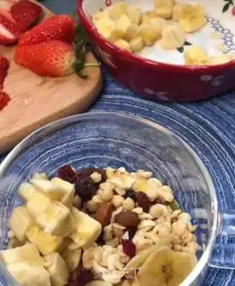 Make Fruit yogurt oatmeal step 1