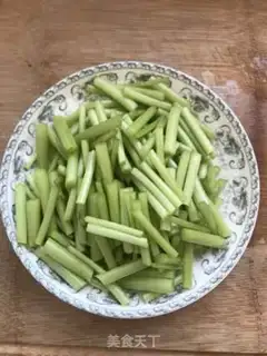 Make Garlic artemisinin pole step 0