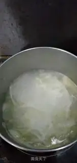 Make radish silk fish soup step 2