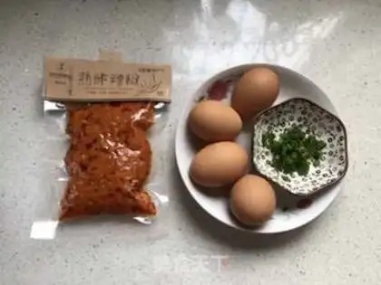 Make Cream pepper fried eggs step 0