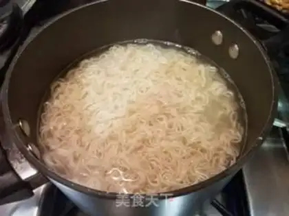 Make Curry noodles step 2