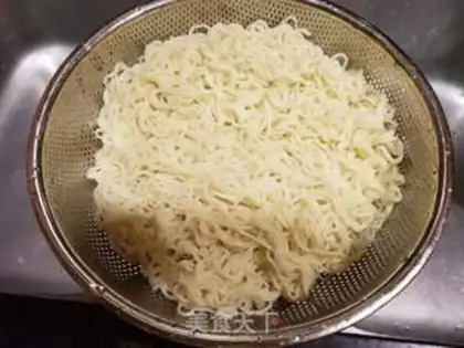 Make Curry noodles step 3