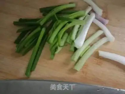 Make Onion noodles step 0