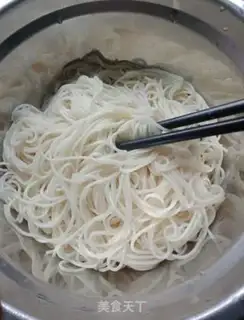 Make Onion noodles step 1