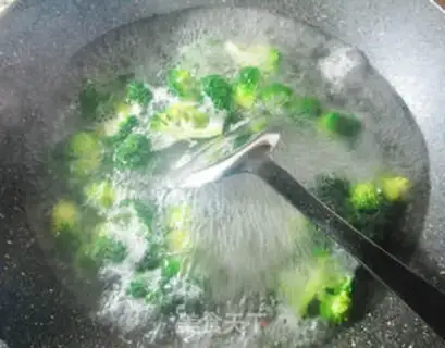 Make Soy broccoli step 1