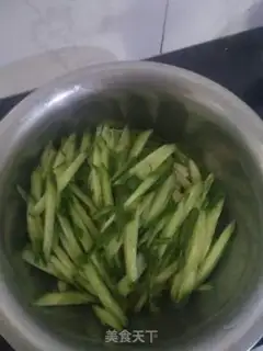 Make A cucumber with beans step 2
