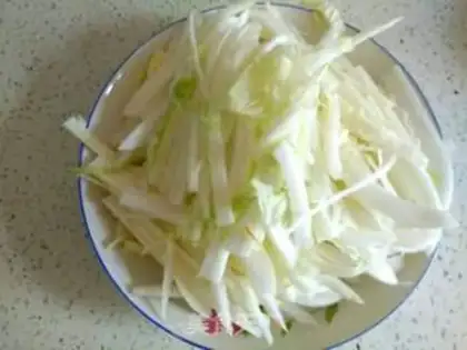 Make Cabbage dry tofu step 1