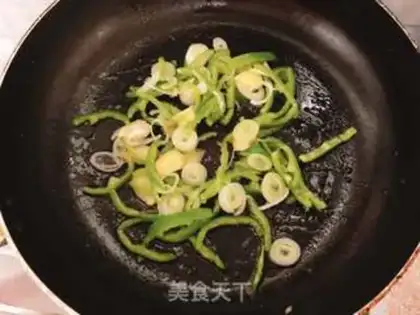 Make Jealous green bean sprouts step 2