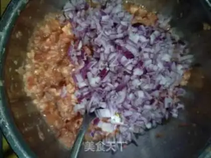 Make Beef radish bun step 2
