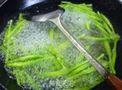 Make Scrumptious eggs and noodles step 4