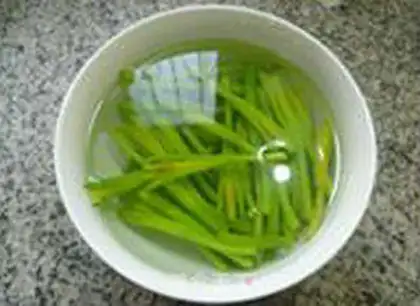 Make Scrumptious eggs and noodles step 5