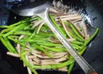 Make Scrumptious eggs and noodles step 6