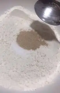 Make Orléans pizza step 0