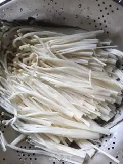 Make Golden pinocchio pickles soup step 0