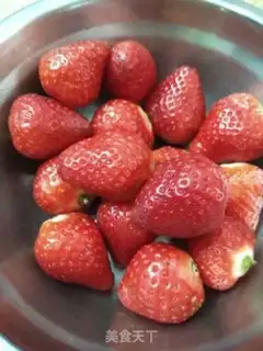 Make Japanese strawberry cake step 7