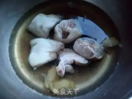 Make Sea hog hoof soup step 0