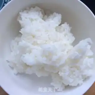 Make Garlic egg fried rice step 1