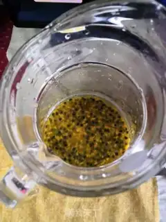 Make A bee of vanilla fruit step 0