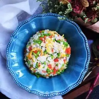 Make Garlic egg fried rice step 9