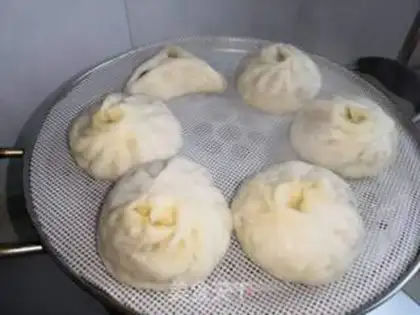 Make Poppy buns step 17