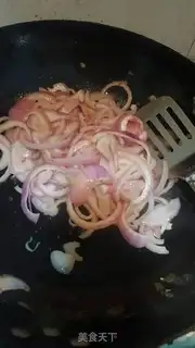 Make Onion fried eggs step 1