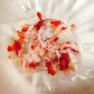 Make Strawberry yogurt pie step 2