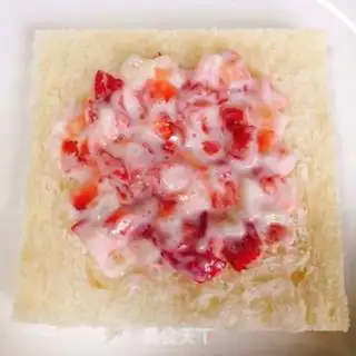 Make Strawberry yogurt pie step 4