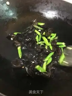 Make Fresh lilies for wood step 6