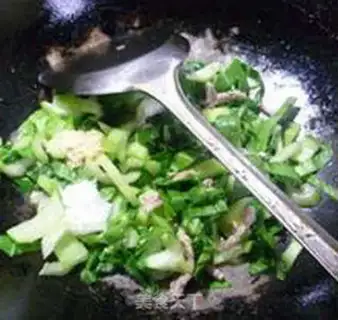 Make Fried eggs in the kitchen step 9