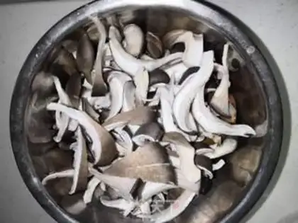 Make Plum mushrooms step 0