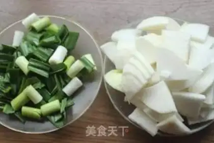 Make Garlic and radish step 0
