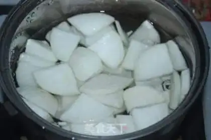 Make Garlic and radish step 1