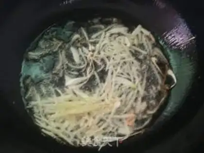 Make Eggs and spinach step 4