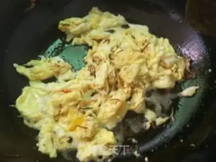 Make Eggs and spinach step 5