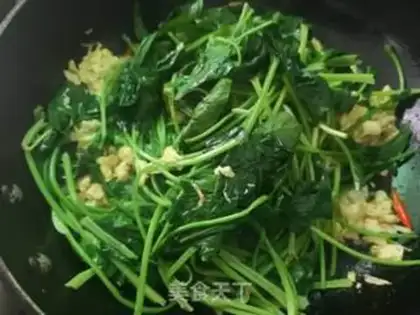 Make Eggs and spinach step 6