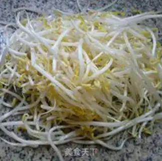 Make The fragrance with the green bean sprouts step 0