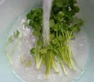 Make The fragrance with the green bean sprouts step 4