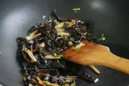 Make Spicy soup step 2