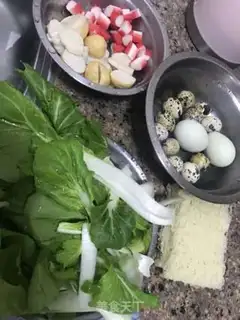 Make Meatball vegetable rice soup step 0