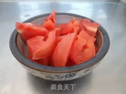 Make Potato tomato egg soup step 1