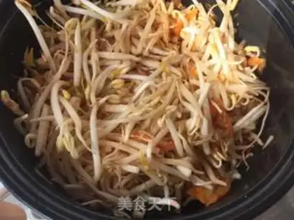 Make Chicken chest fried green bean sprouts step 5