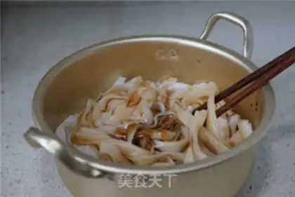Make Bean sprouts and rice noodles step 3