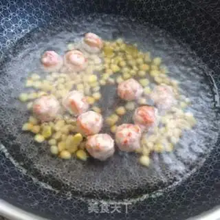 Make Fan spinach fishball soup step 3