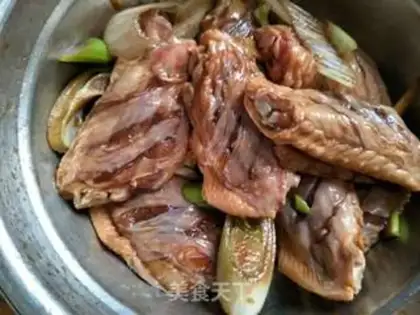 Make Fan spinach fishball soup step 4