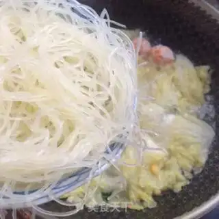 Make Fan spinach fishball soup step 5