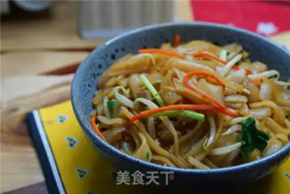 Make Bean sprouts and rice noodles step 8