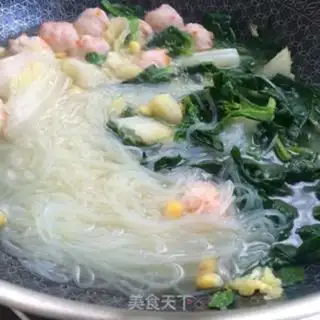 Make Fan spinach fishball soup step 6
